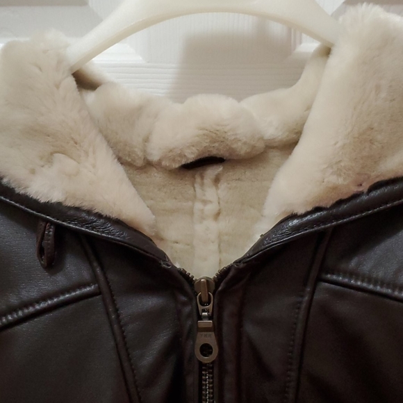 Coat - Picture 13 of 15